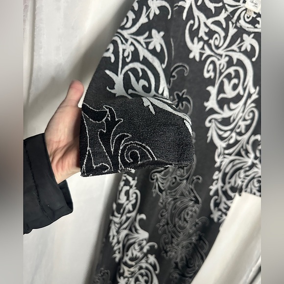 eci Stretchy Maxi Dress Quater Sleeve Gray Black and White Paisley Print - Picture 6 of 17